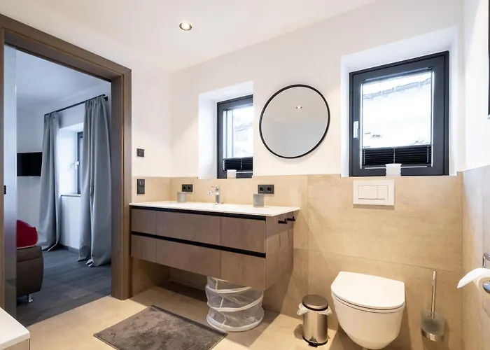 아파트 Penthouse Julia Naehe Badesee Mit Infrarotsauna -zell Am Kaprun 니에데른실